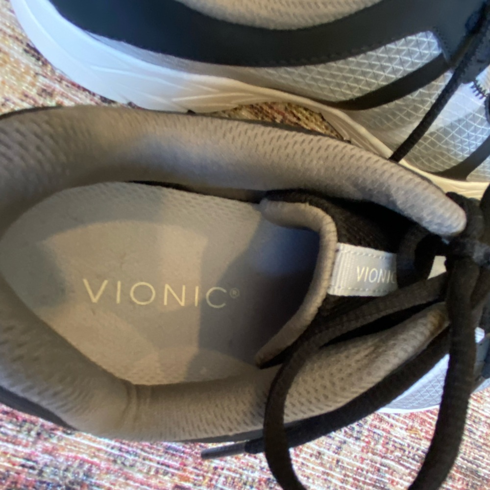 Vionic Women’s Sneakers - Picture 6 of 9